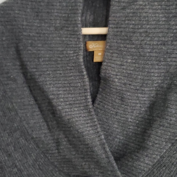 Perfect condition charcoal cashmere sweater - Picture 4 of 8